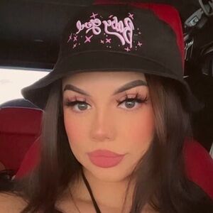 Lesdomakeup bucket hat